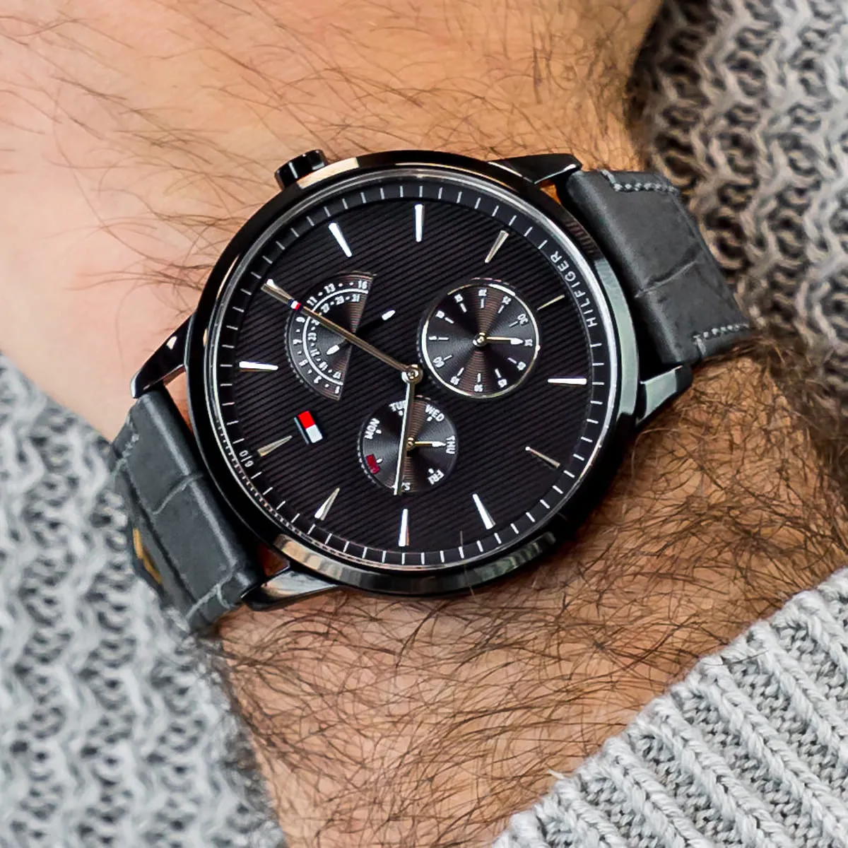 1710388-tommy-hilfiger-watch-men-black-dial-leather-strap-quartz-battery-analog-three-hand-brad_10