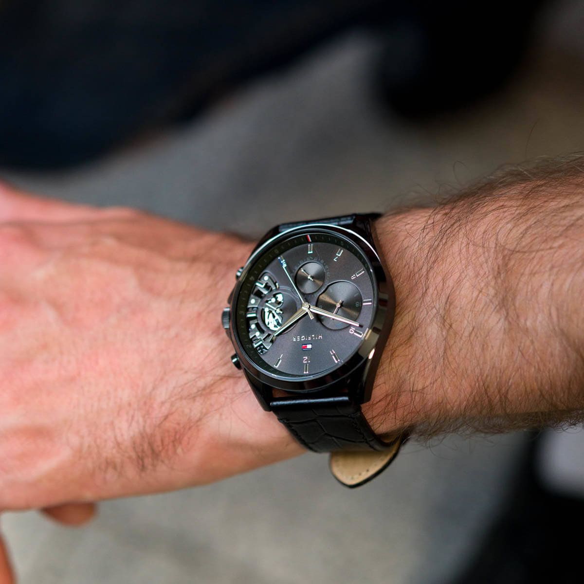 1710452-tommy-hilfiger-watch-men-black-dial-leather-strap-quartz-battery-analog-monthly-weekly-date-baker_10