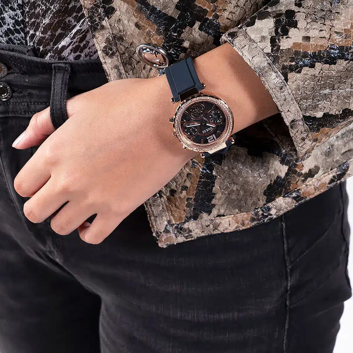 gw0484l2-guess-watch-women-blue-dial-rubber-strap-quartz-battery-analog-solstice_6