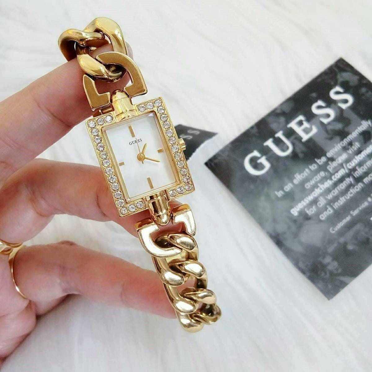 w0540l2-guess-watch-women-gold-metal-trend-hand-7