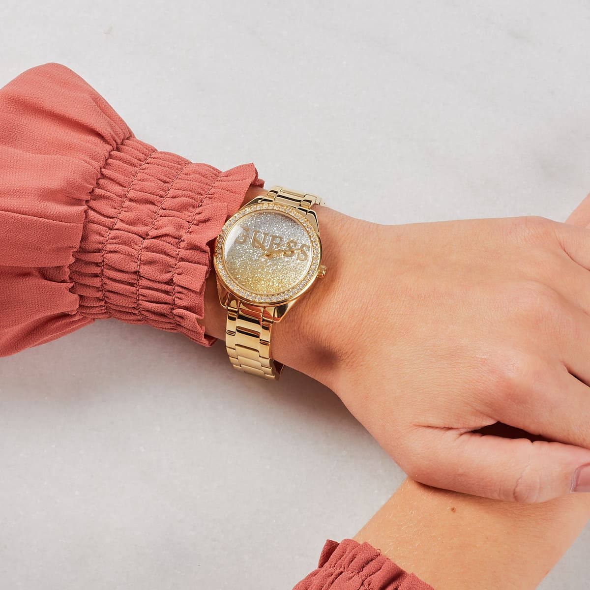 w0987l2-guess-watch-women-gold-metal-glitter-girl-hand-10